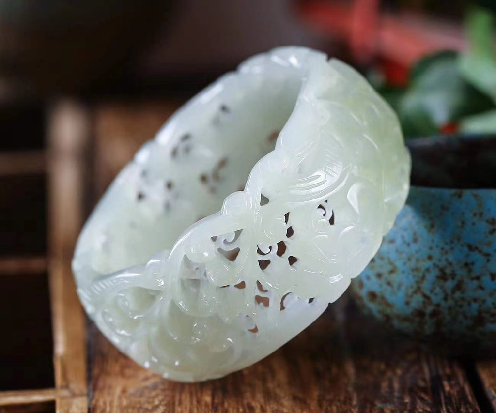 Hand carved green jade bangle 30.1*30.1*8.1mm 87.1g 57-59 size