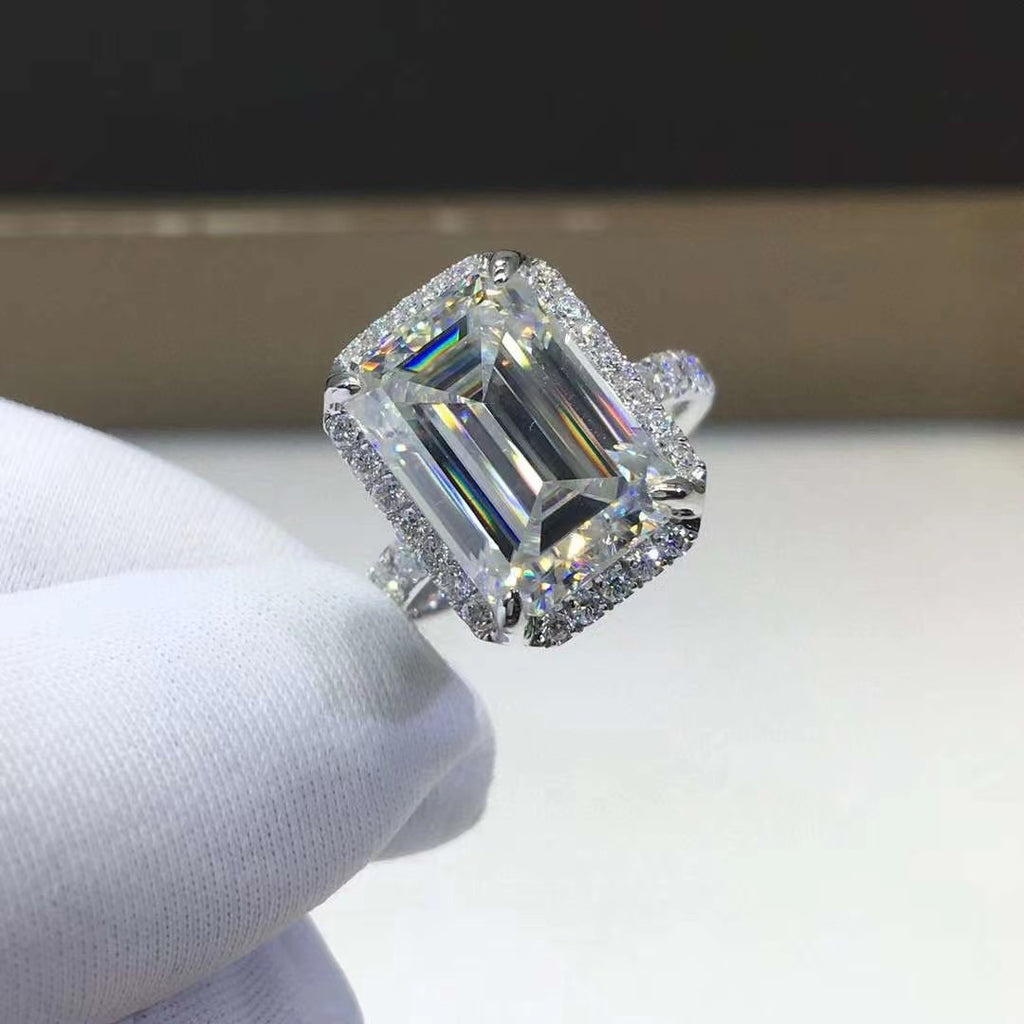 18k 6 Carat Moissan Diamond Ring 6.06g 13*9mm